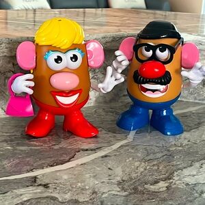 NWOT Mr&Mrs Potato head